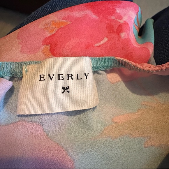 Everly Multicolor Abstract Top - Picture 6 of 12